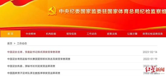 白丝老师喂我乳让我扒开双腿小说